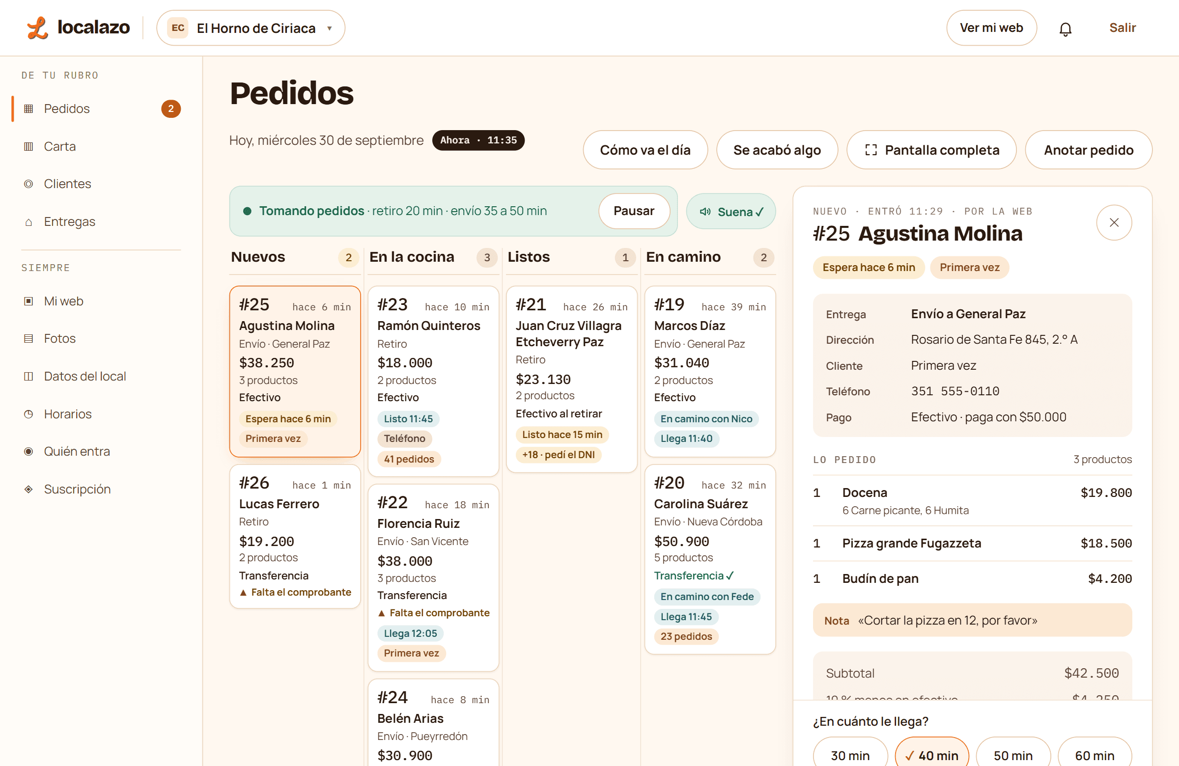 El sistema por dentro, en Pedidos: los pedidos del día en cuatro columnas, Nuevos, En la cocina, Listos y En camino, y el pedido #25 abierto al costado, con la dirección, cómo paga, lo que lleva y en cuánto le llega.