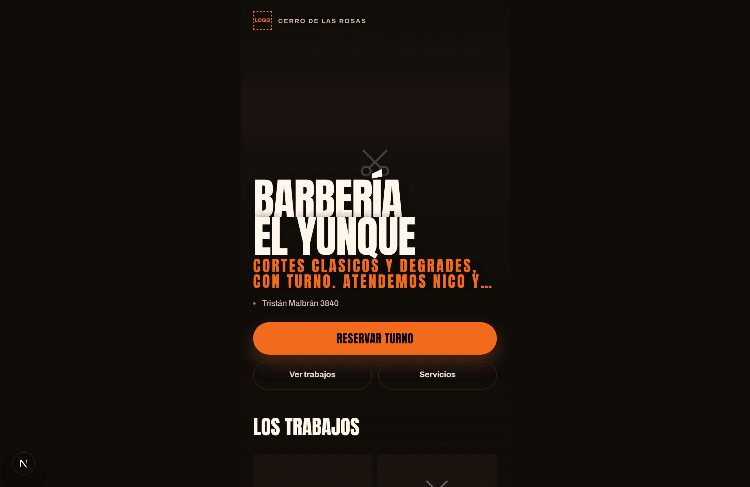 La web de un local, con el nombre grande, la dirección y el botón para que le escriban.